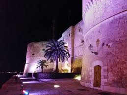 castello aragonese viola